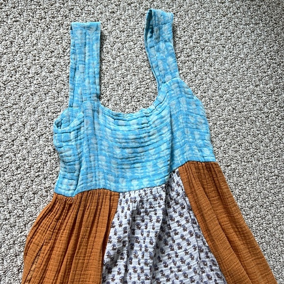 Long Patterned Dress - Picture 2 of 3
